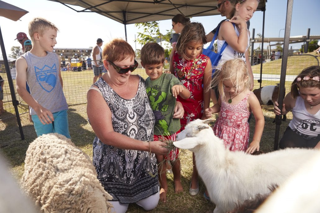 North Harbour - Great Location - Petting Zoo